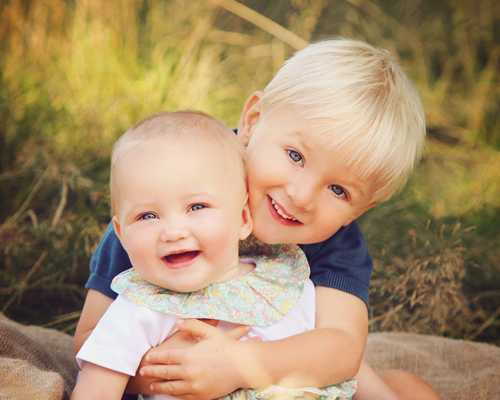 photography janine healy children siblings lifestyle outdoor shoot